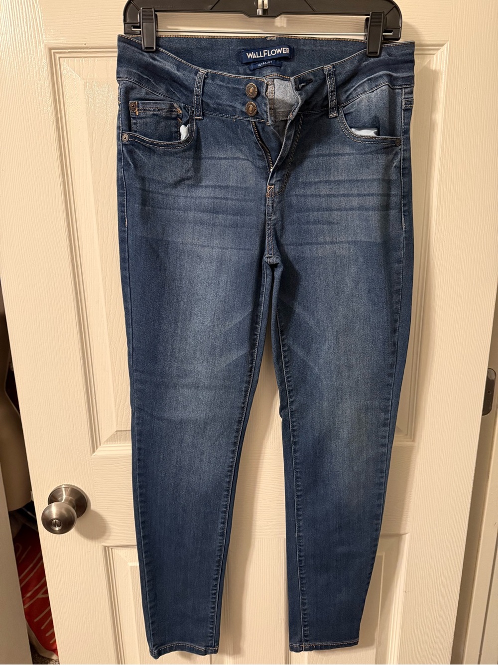 Wallflower Ultra Fit Women's Blue Skinny Jeans 11 Juniors